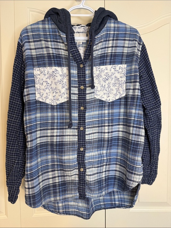 American Eagle Outfitters Tops - American Eagle  Blue Plaid Hooded Flannel Shirt with Floral Pockets